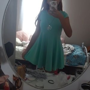 Turquoise casual dress with silver necklace attach